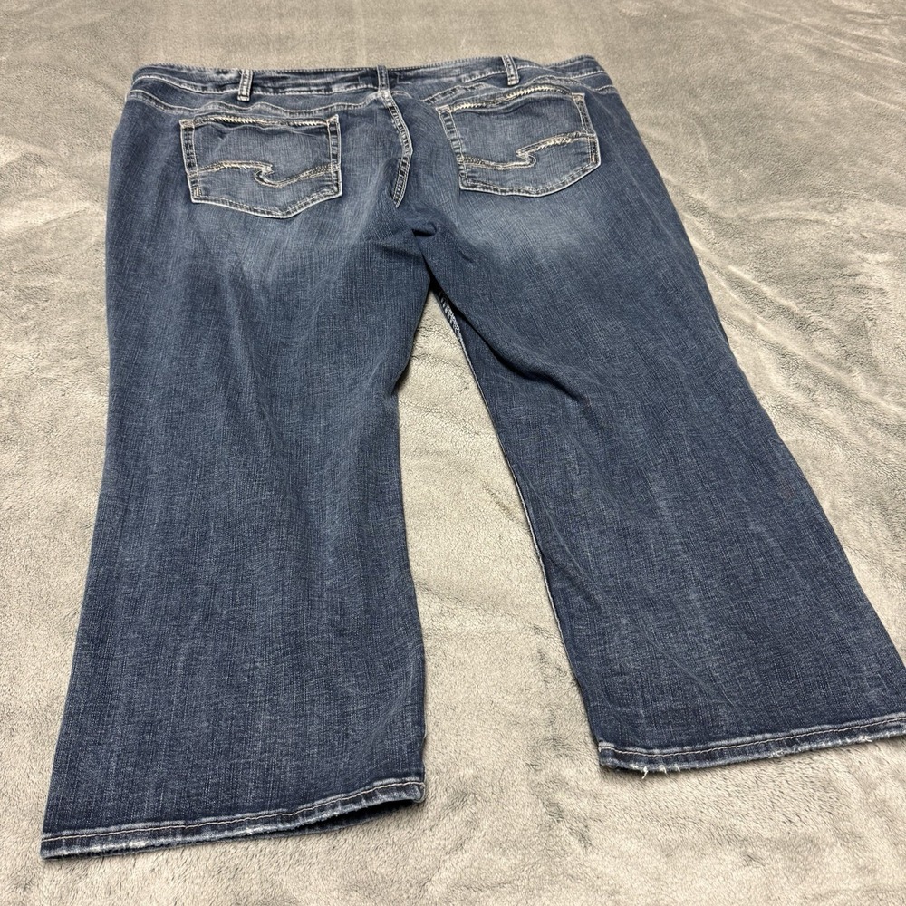 Silver Jeans Co. Elyse Stretch Capri Women's Size 22 / L22  1/2 Medium Wash